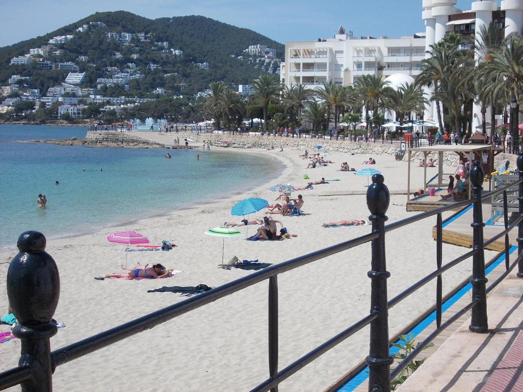 Hostal Rey Santa Eularia des Riu Exterior photo