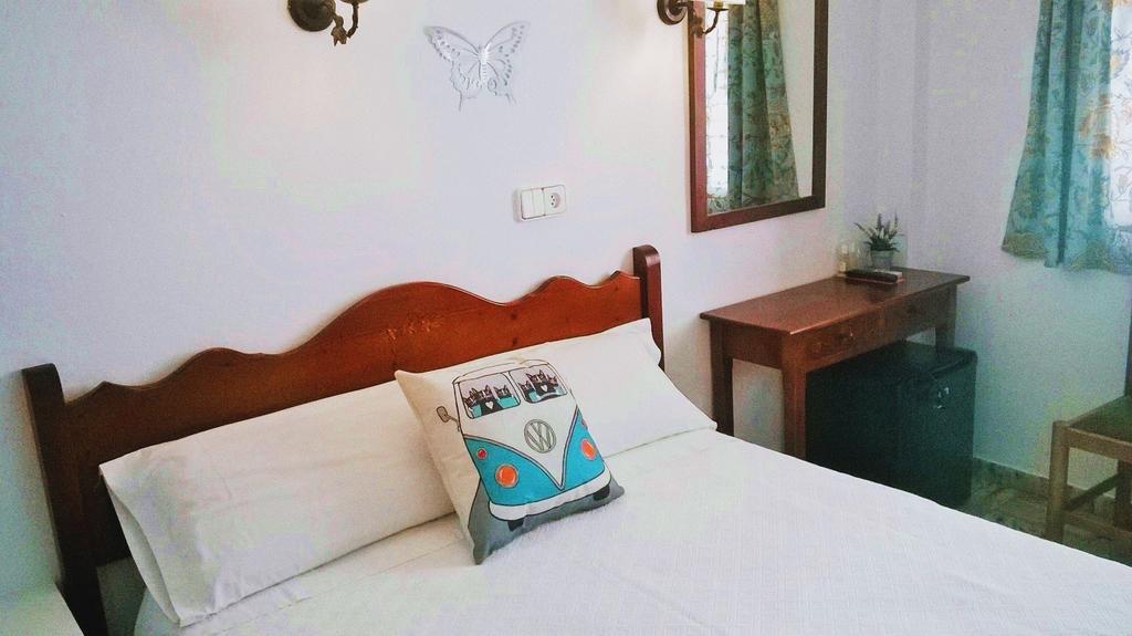 Hostal Rey Santa Eularia des Riu Room photo