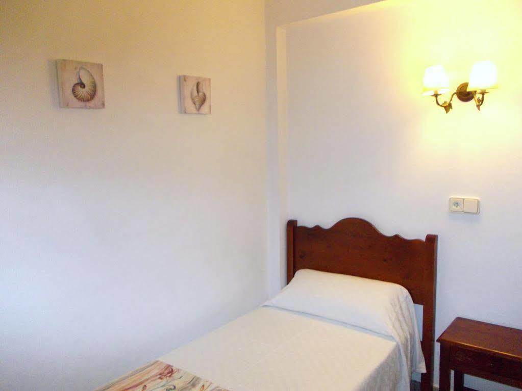 Hostal Rey Santa Eularia des Riu Exterior photo
